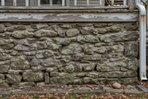 Mur soubassement : tout savoir sur cette fondation essentielle
